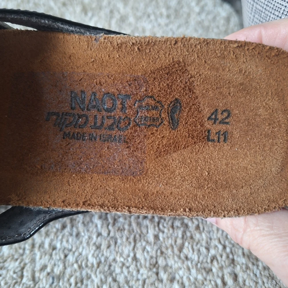 Naot Eva White Black Wedge Platform EUC Womens Size 42